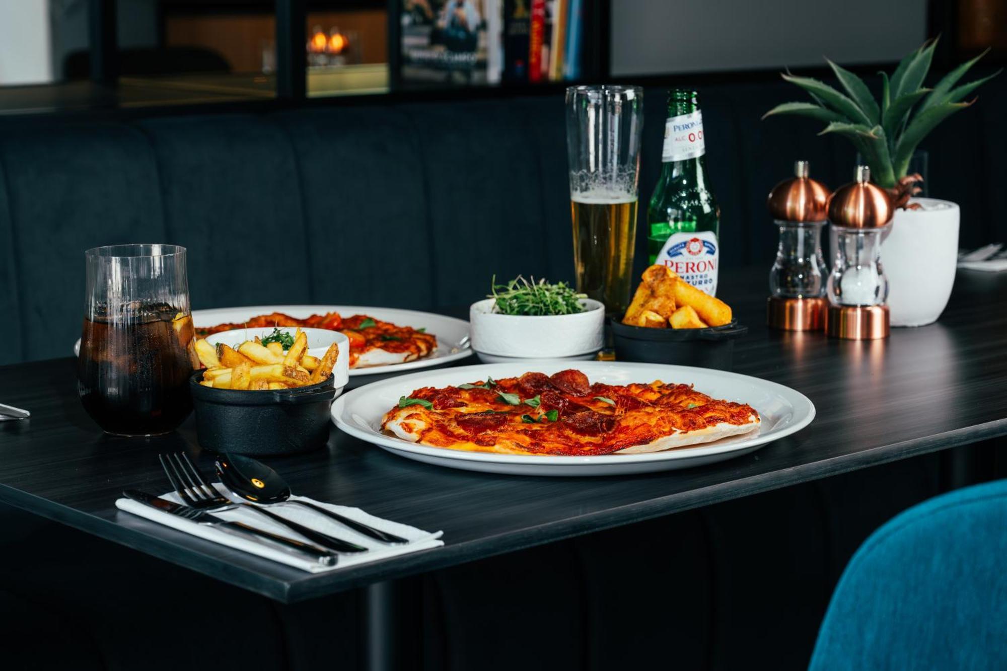 Southgate Hotel London East Barnet 外观 照片